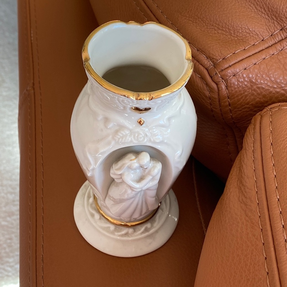 Mikasa Ivory Bride and Groom - Vase Gold Trim 6"